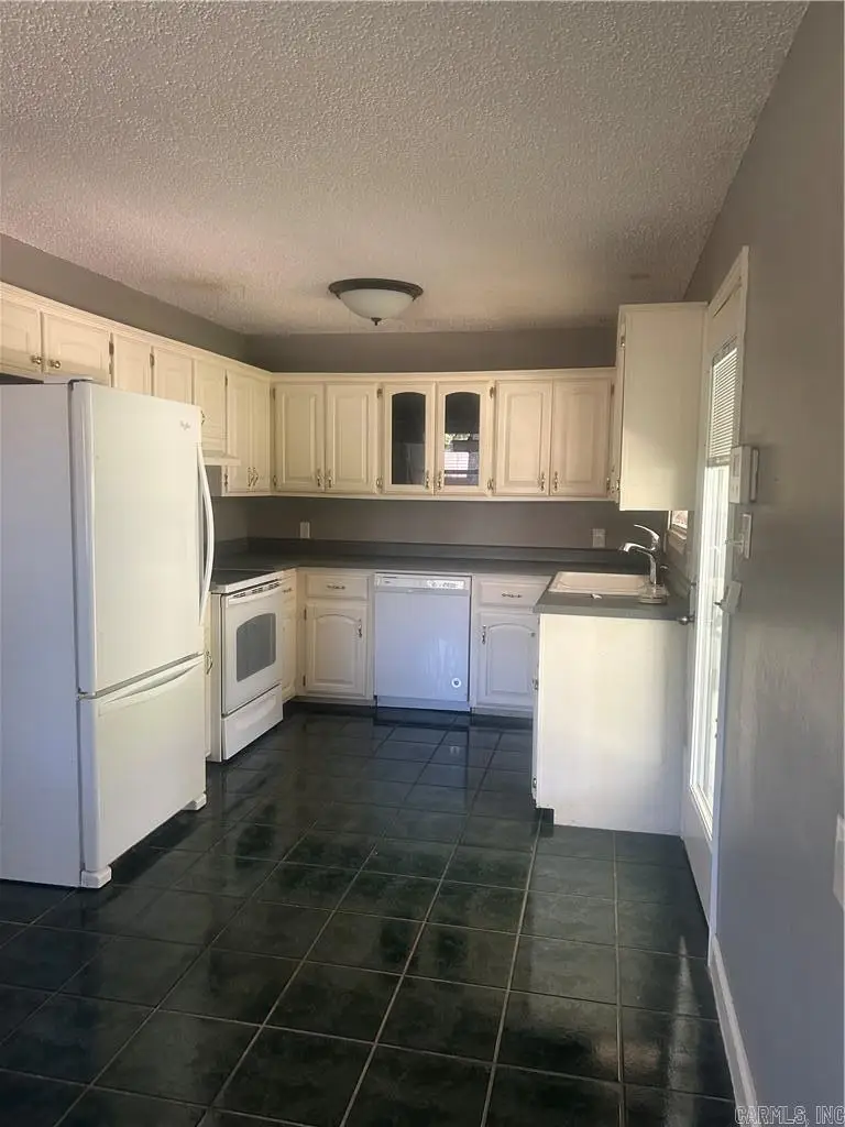 2808 N Greenwich Ave, Russellville, AR 72802 - #2