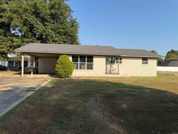 508 7th St, Marked Tree, AR 72365