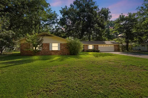 7 Meadowbrook, Conway, AR 72034