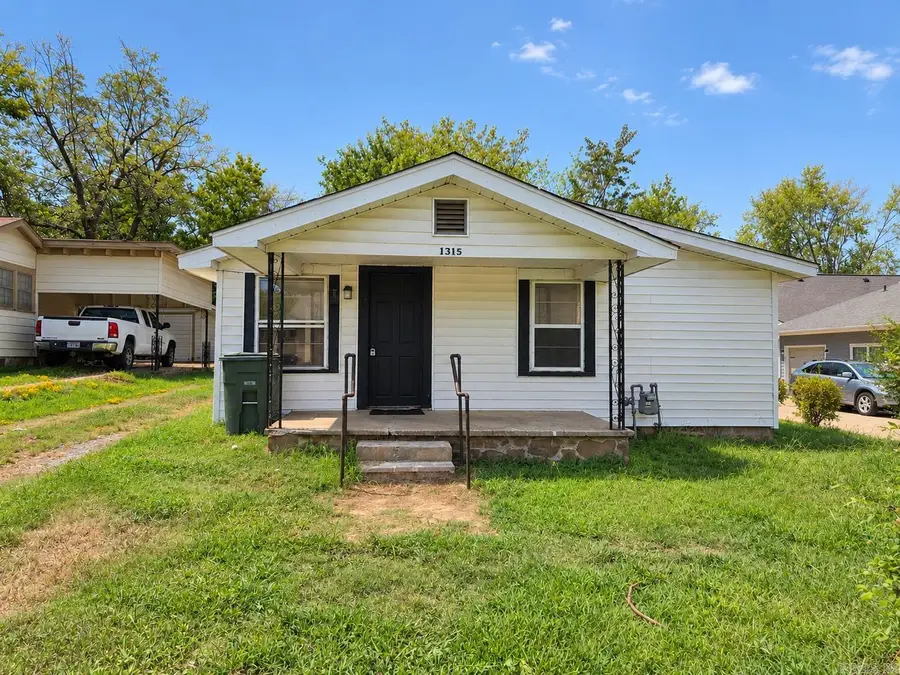 1315 Factory St, Conway, AR 72032 - #2