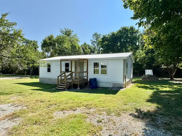 25 Cedar Street, Pineville, AR 72566