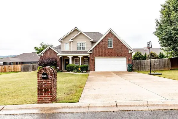 125 Eagle Gate Place, Hot Springs National Park, AR 71913