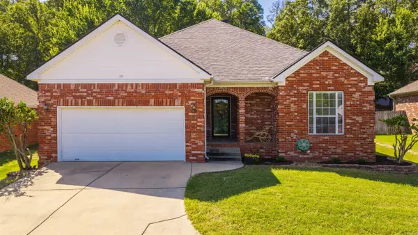 38 Emerald Drive, Maumelle, AR 72113