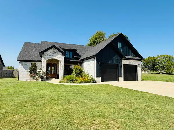 22 River Cliff Drive, Mayflower, AR 72106