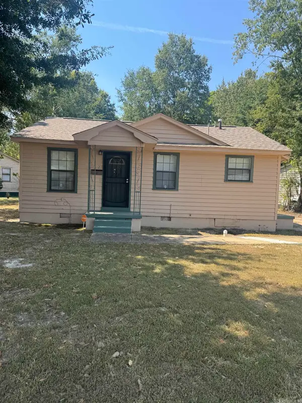 2 W Malcomb Street, Pine Bluff, AR 71602