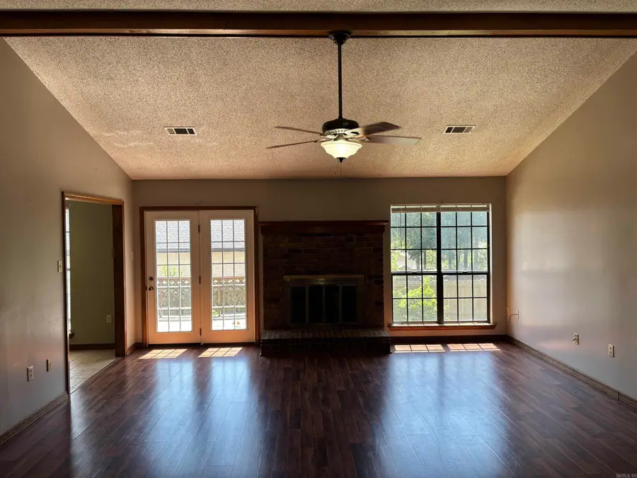 2305 Meadowlake Rd., Conway, AR 72032 - #2