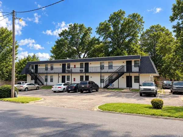 101 S Locust Street, Searcy, AR 72143