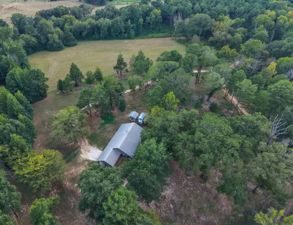 401 South St., Douglassville, TX 75560