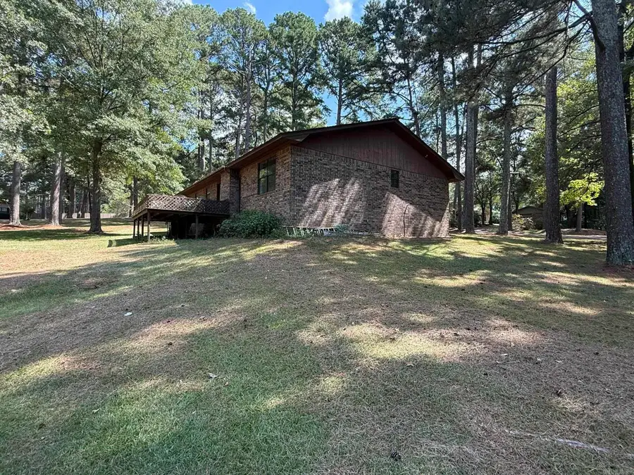 1411 Holly Street, Nashville, AR 71852 - #2