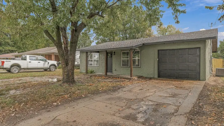 207 S 14th Avenue, Paragould, AR 72450 - #2