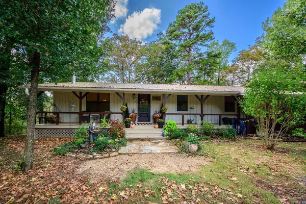 156 River Ln, Mena, AR 71953