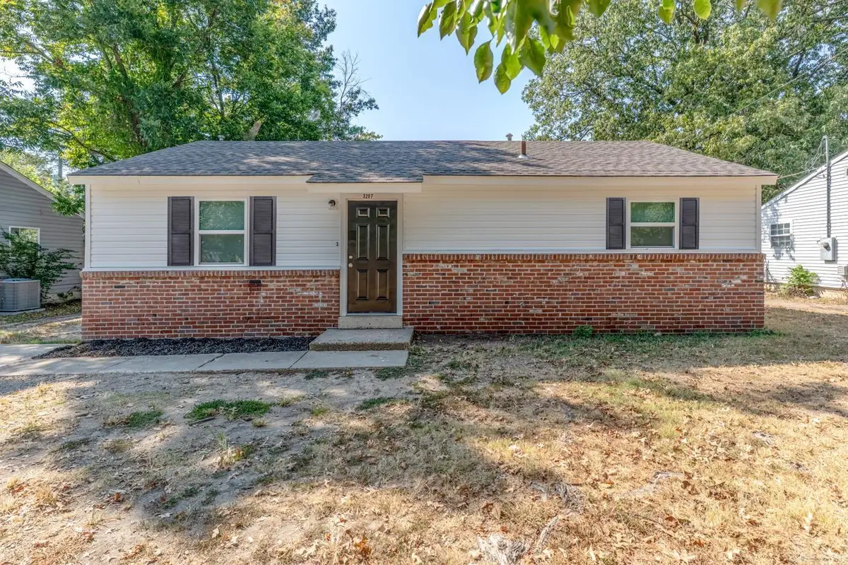 3207 Fairview Dr, Jonesboro, AR 72401 - #1