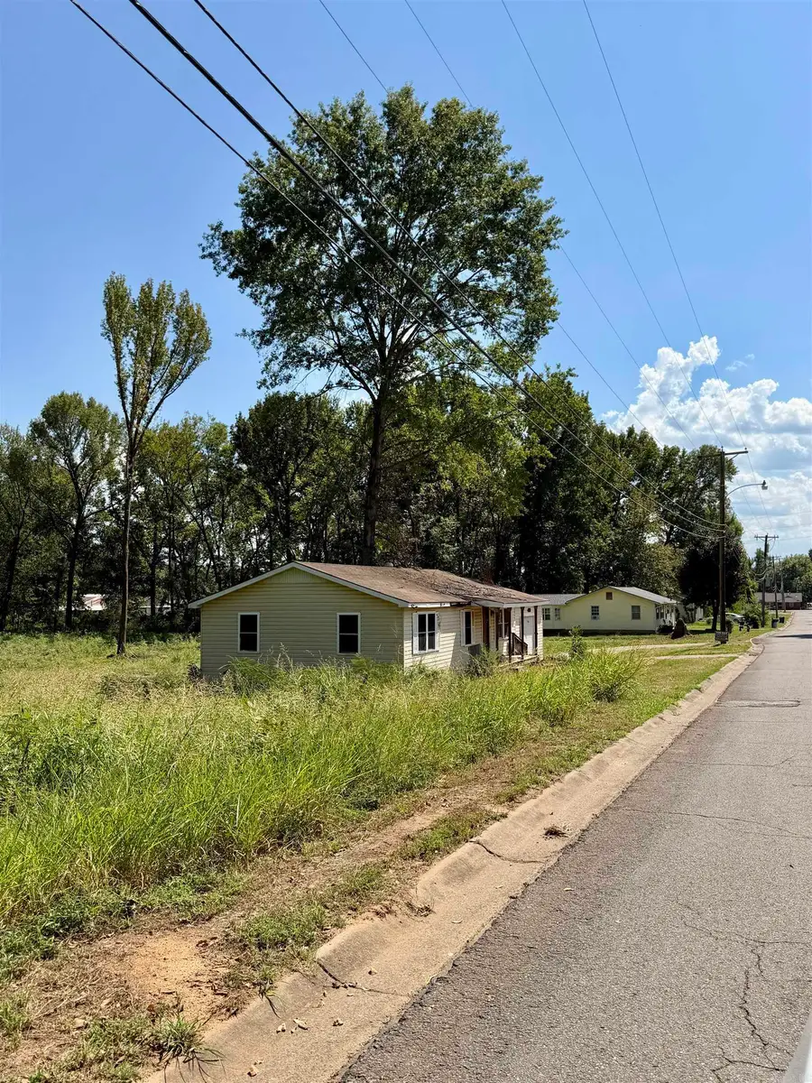 409 S Patton St, Clarksville, AR 72830 - #2