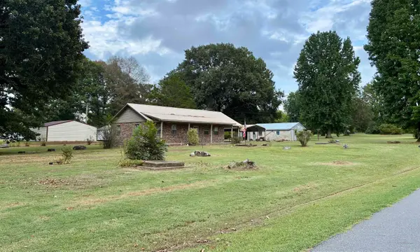 202 E Bennett St., Letona, AR 72085