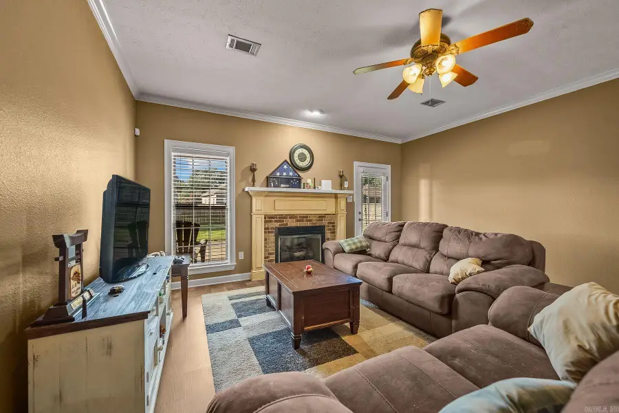 14 Oak Tree Circle, Conway, AR 72032 - #3
