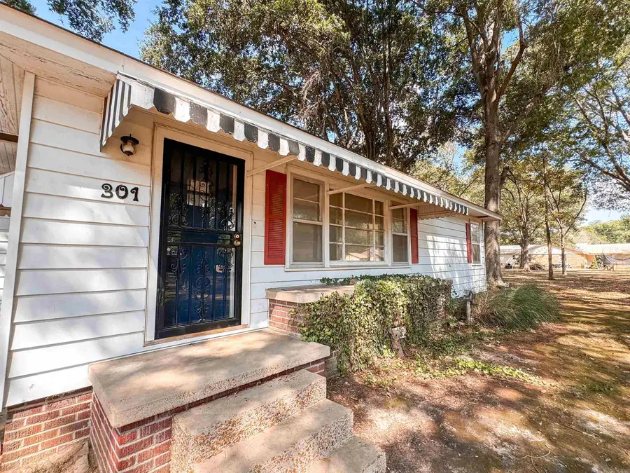 301 E 14th Street, Judsonia, AR 72081 - #2