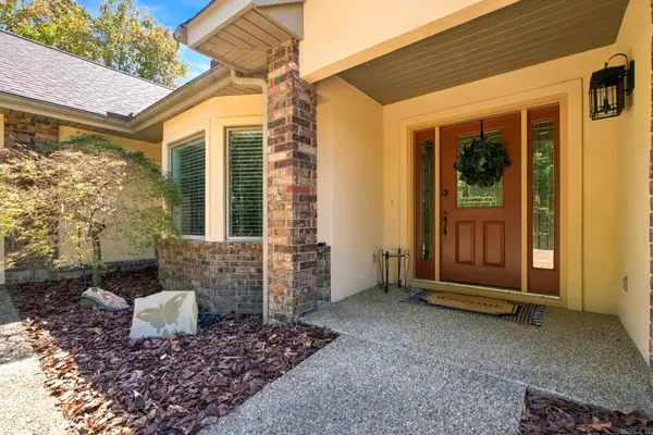 15 Temerario Place, Hot Springs Village, AR 71909