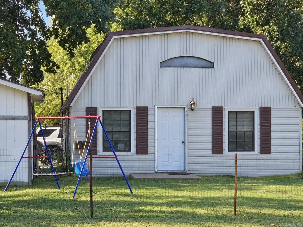 157 E Warren Street, Piggott, AR 72454 - #1