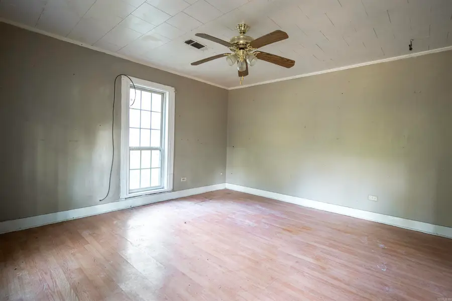 1069 Elm St, Camden, AR 71701 - #3
