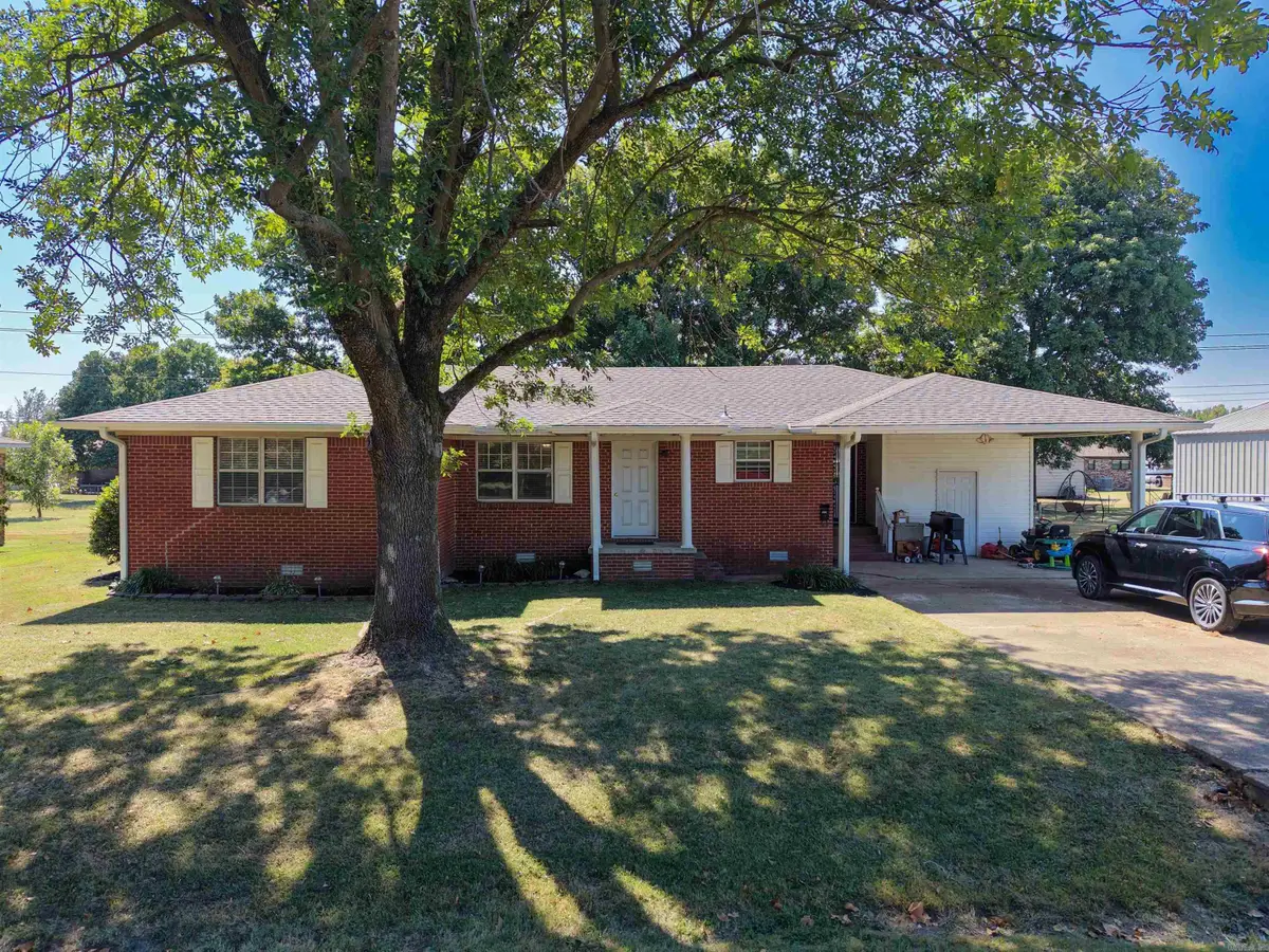 806 E Elm St, Walnut Ridge, AR 72476 - #1