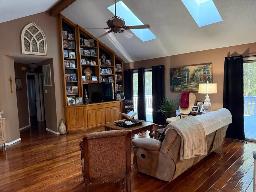 9 Balenciaga Way, Hot Springs Village, AR 71909 - #3