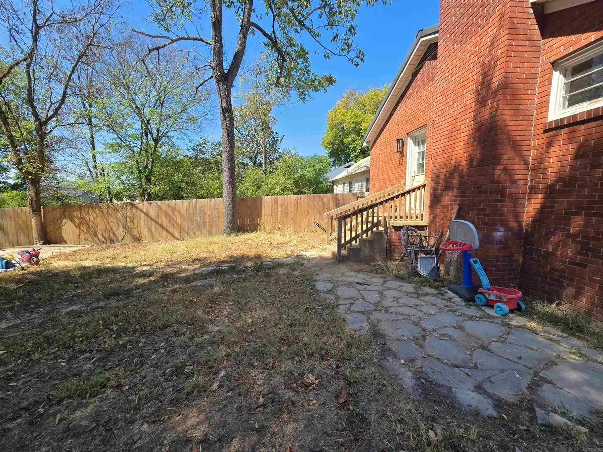 2040 E College Avenue, Batesville, AR 72501 - #1