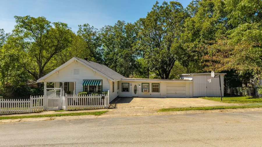 409 South Third Street, Benton, AR 72015 - #2