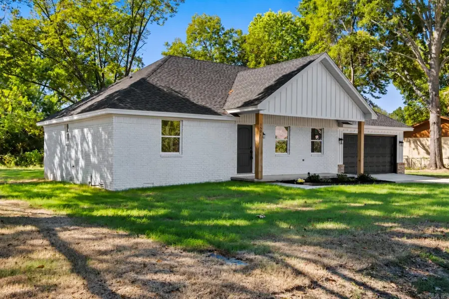 1501 W Iowa, Beebe, AR 72012 - #2