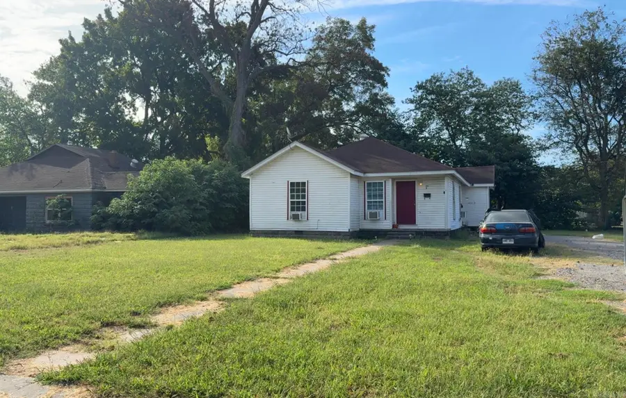 302 E Semmes Avenue, Osceola, AR 72370 - #2