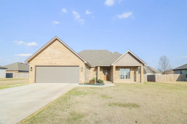 302 Hollis Street, Bono, AR 72416
