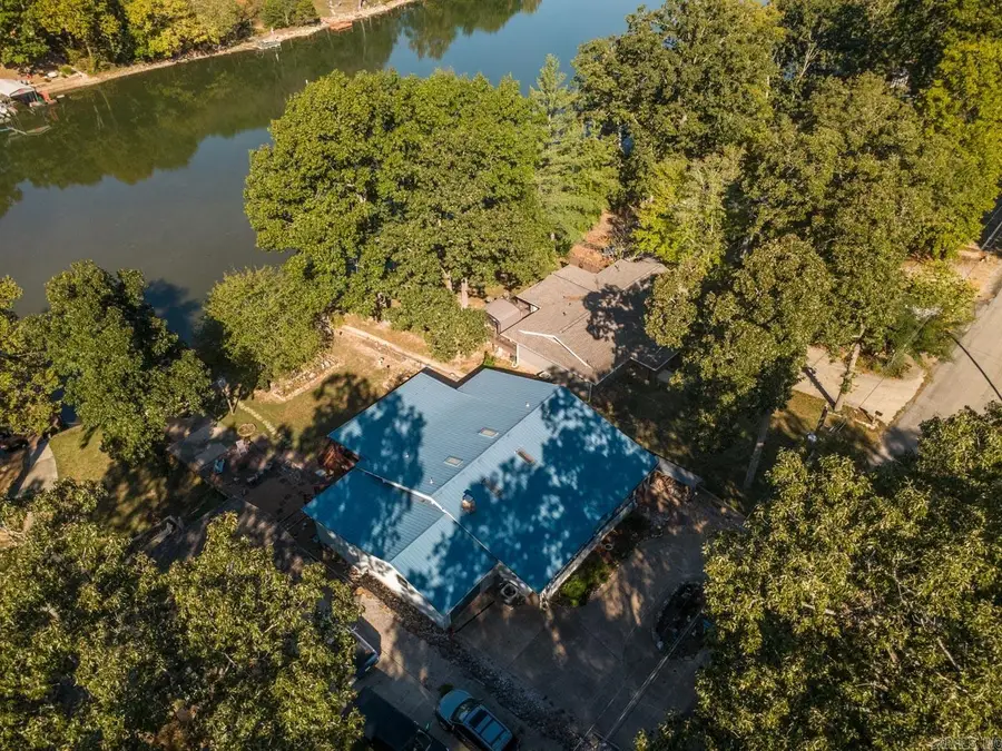 246 E Lakeshore Dr, Cherokee Village, AR 72529 - #2