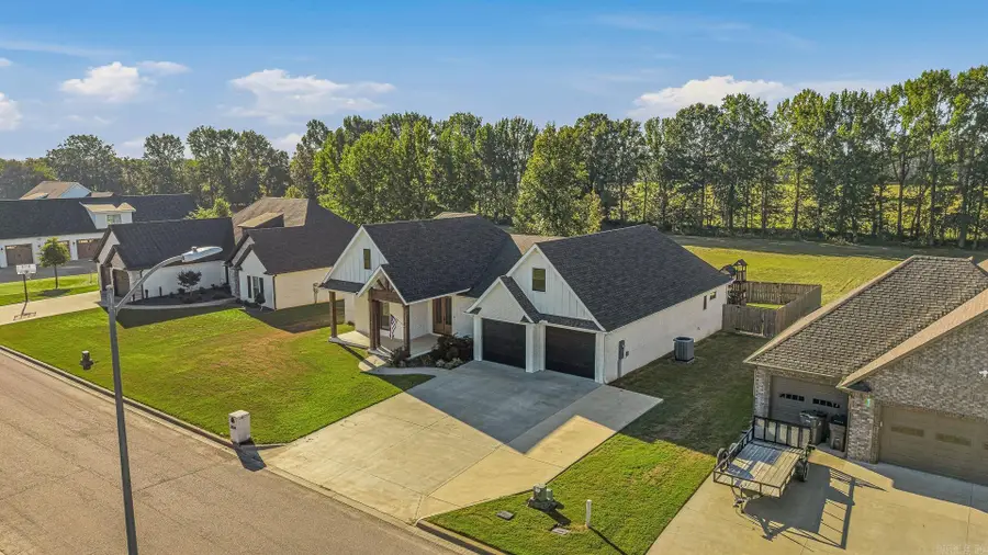 3804 Stone Ridge, Paragould, AR 72450 - #3