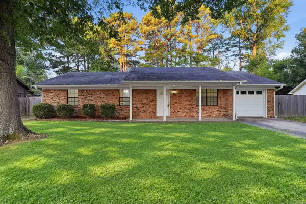 2301 Carywood Dr, Bryant, AR 72022