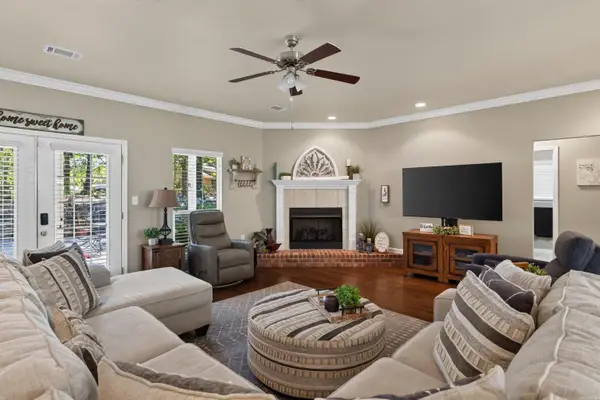 33 Alicante Road, Hot Springs Village, AR 71909