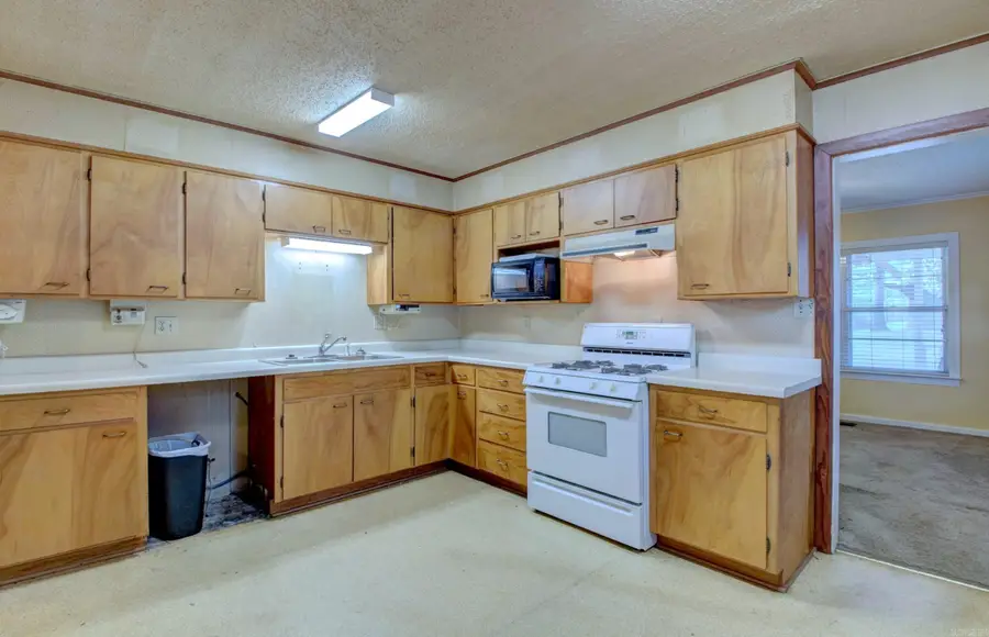 809 N Pierce Street, Little Rock, AR 72205 - #3