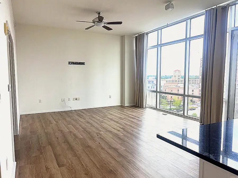 300 E 3rd, Apt 706, Little Rock, AR 72201 - #3