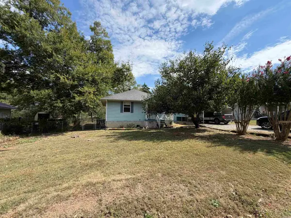 301 South Street Court, Flippin, AR 72634