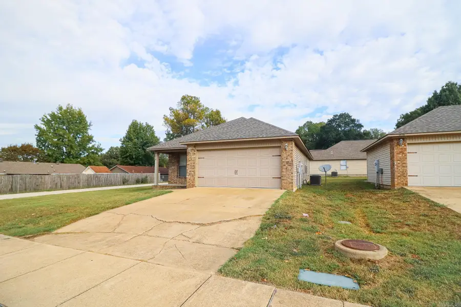 318 W School Street, Brookland, AR 72417 - #2