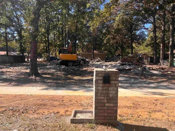 10300 Valley Drive, Little Rock, AR 72209