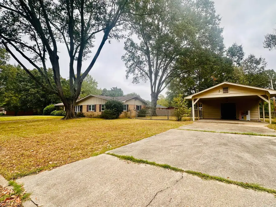 1609 S Mississippi St, Crossett, AR 71635 - #3