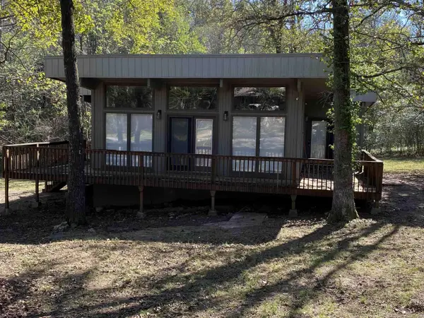 18 Pequot Drive, Cherokee Village, AR 72529