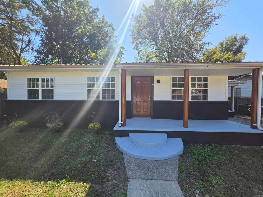 1302 E Court St, Paragould, AR 72450 - #2