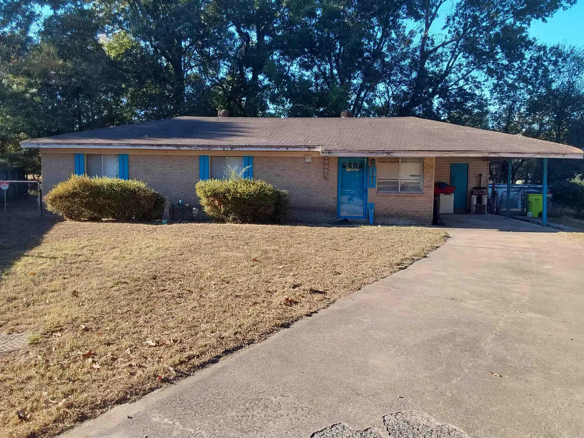 1218 S Long Street, Stuttgart, AR 72160 - #1