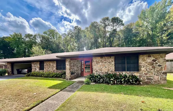 2004 Wellington Drive, Pine Bluff, AR 71603