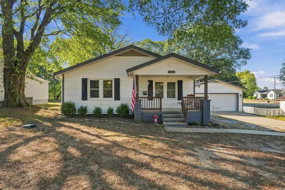 1106 W Sevier St, Benton, AR 72015 - #1