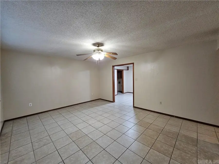 1604 S Baltimore Ave, Russellville, AR 72802 - #2