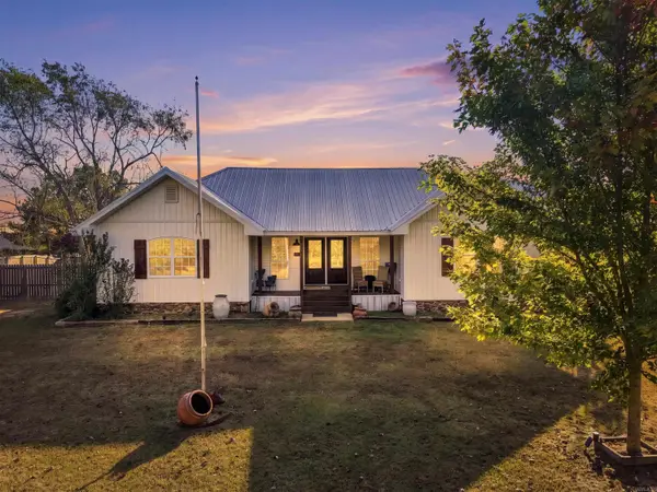 27 Pine Street, Guy, AR 72061