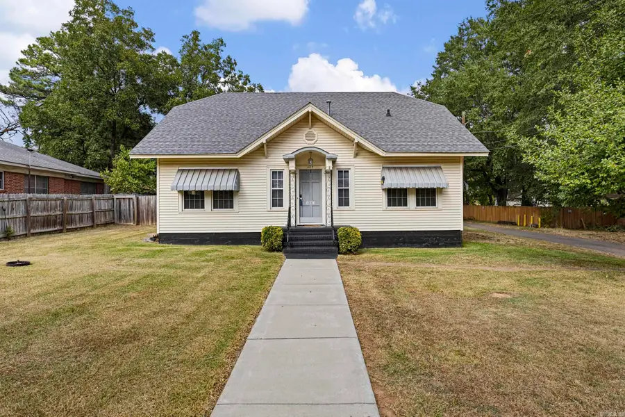 403 E Church Street, Morrilton, AR 72110 - #2