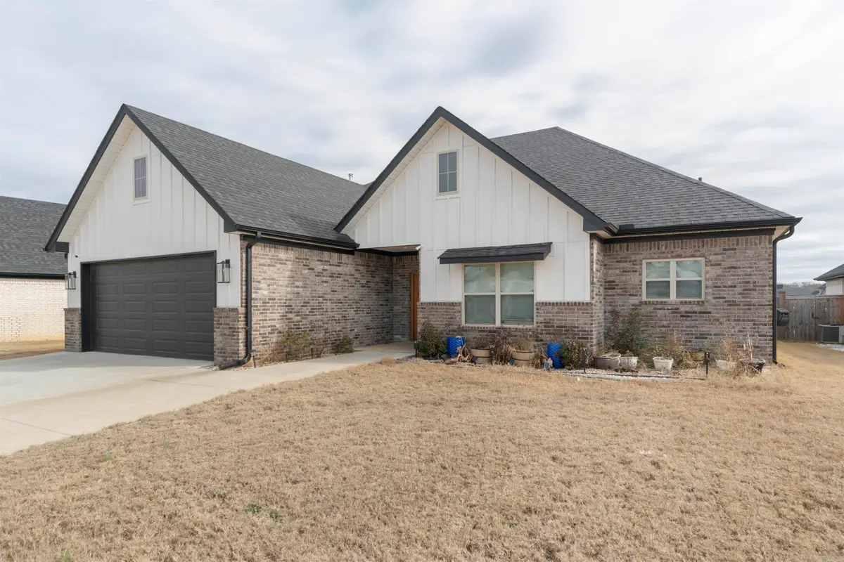 115 Corniche Lane, Maumelle, AR 72113 - #1