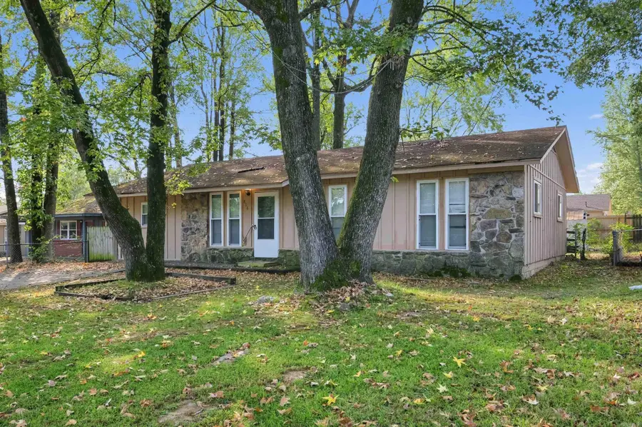 806 Towering Oaks Drive, Jacksonville, AR 72076 - #2